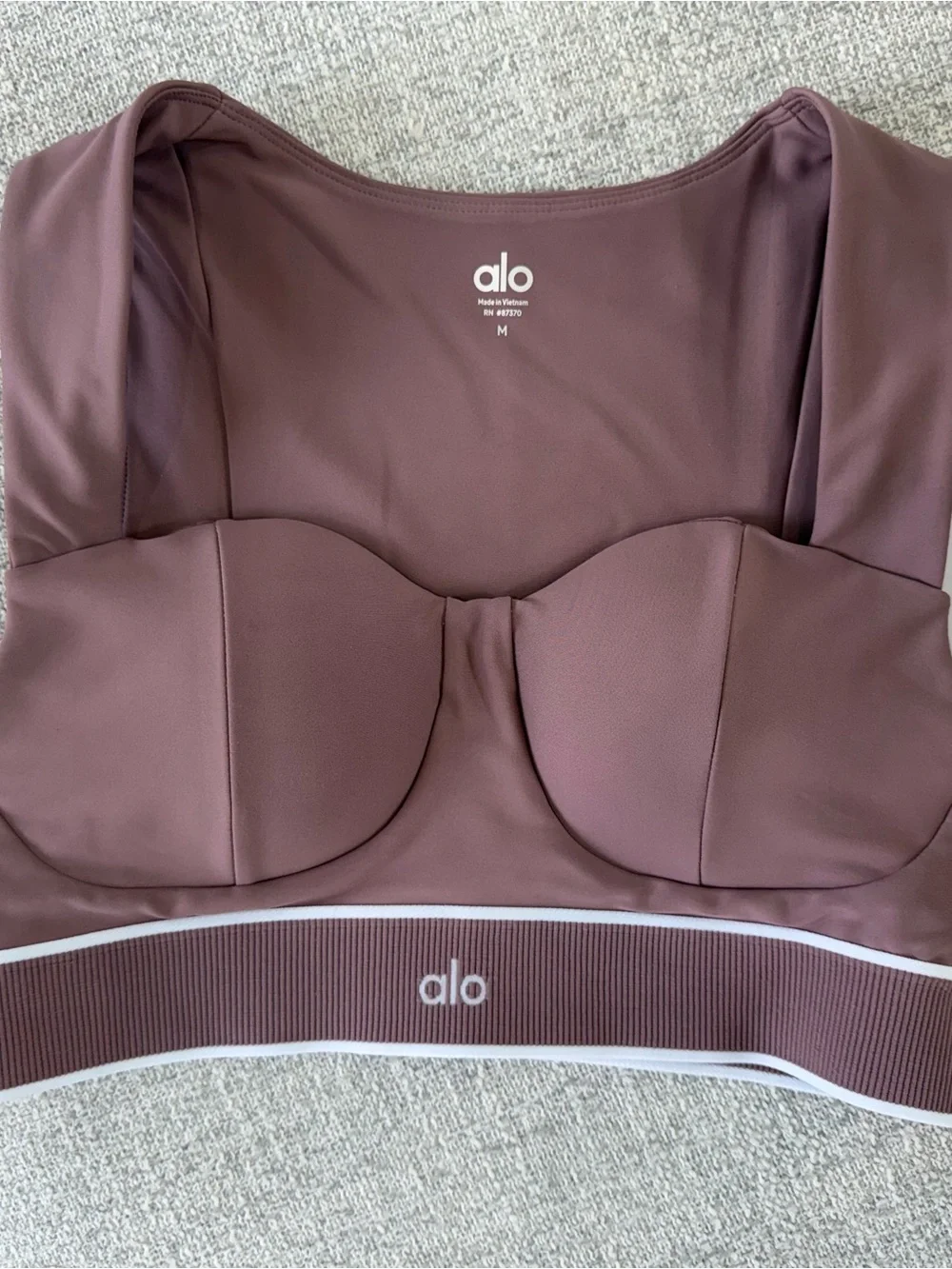 Alo Women’s Smoky Quartz Airlift Alignment Sports Bra